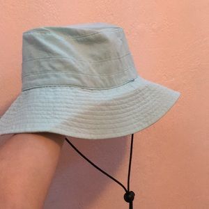 Royal Robbins mint bucket hat